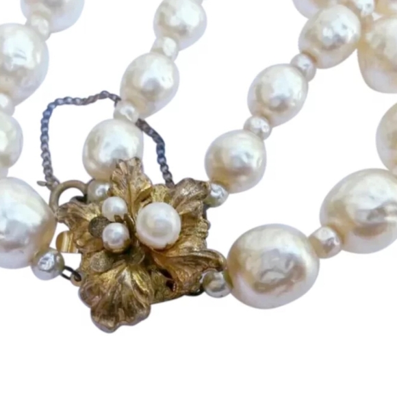 Older Miriam Haskell Double Standed Pearl Bracelet - Picture 5 of 8